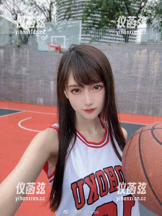 赞叹腐团儿Ikaros的九尾狐阿狸，cos三部曲，套图里藏了满满的惊喜！