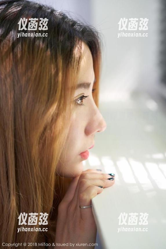 蜜桃社 - 在Gina姐姐的美图背景里，竟然有我做梦的角落