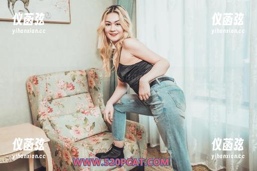 轰趴猫-杨晨晨sugar 轰趴猫 - 这眼镜妆发,杨晨晨sugar的私拍套图简直是阴暗中的光