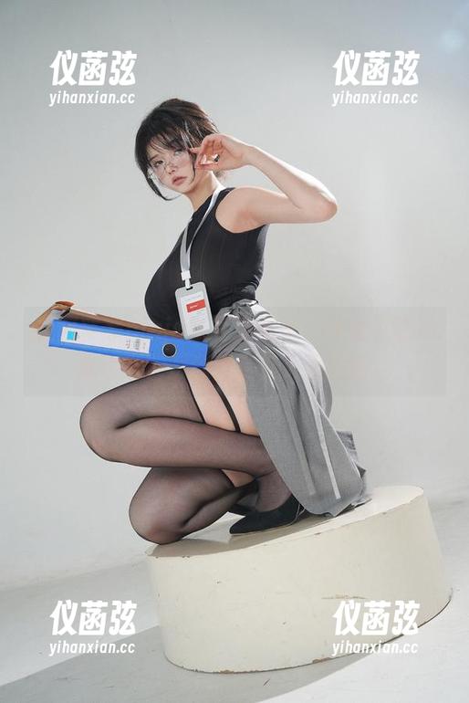 阿寨寨ninja 在阿寨寨ninja的写真集里,修女也能如此淡定?资源真是引人遐想啊。