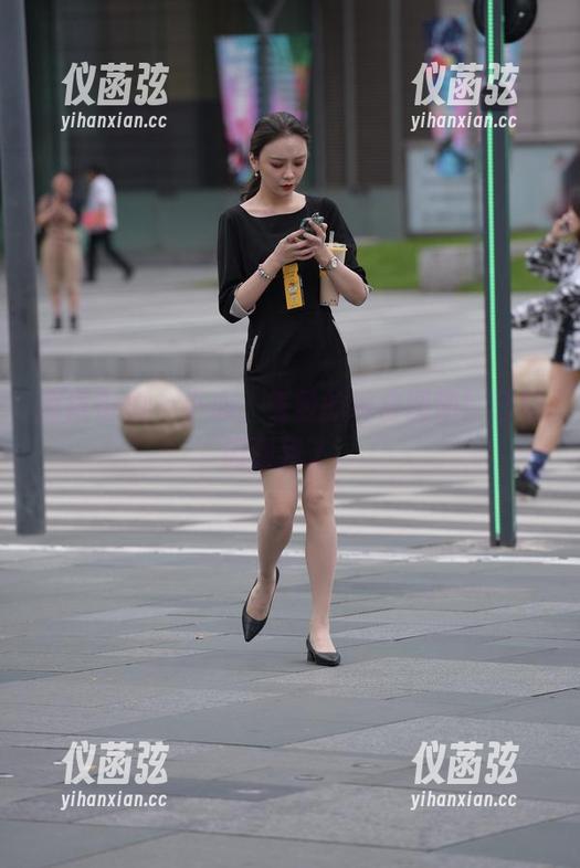 魔镜街拍 - 小心，曼曼的纯白图册！已经闪到我了。